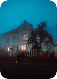 Vieille maison hantée étudiée par l’agence Ghost Detective